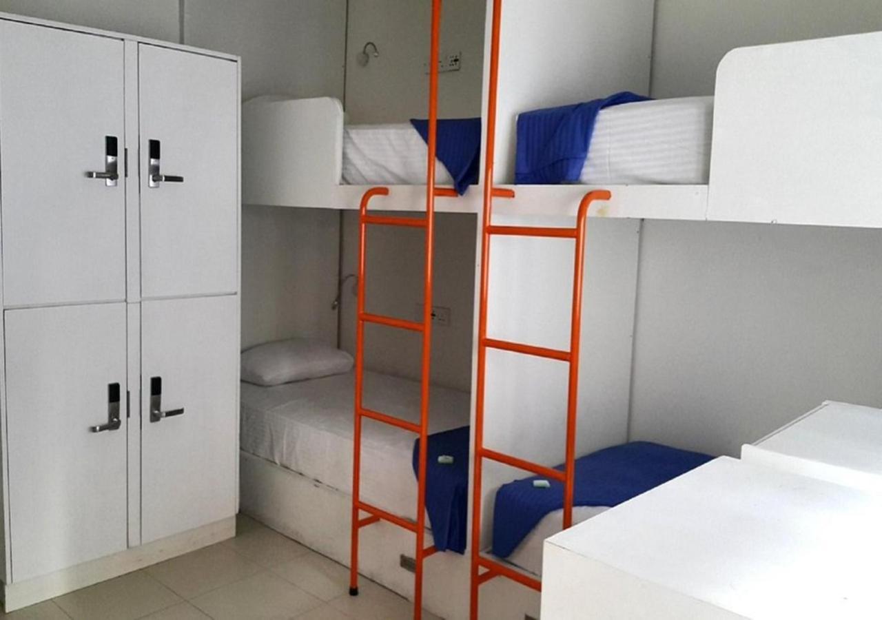 Traveler'S Haven Hostel At Colombo Intl Airport Katunayaka Ngoại thất bức ảnh