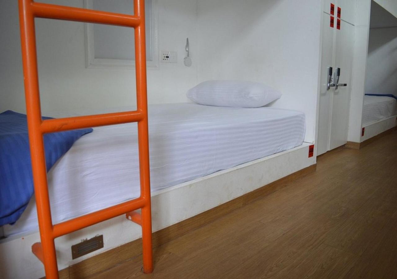 Traveler'S Haven Hostel At Colombo Intl Airport Katunayaka Ngoại thất bức ảnh