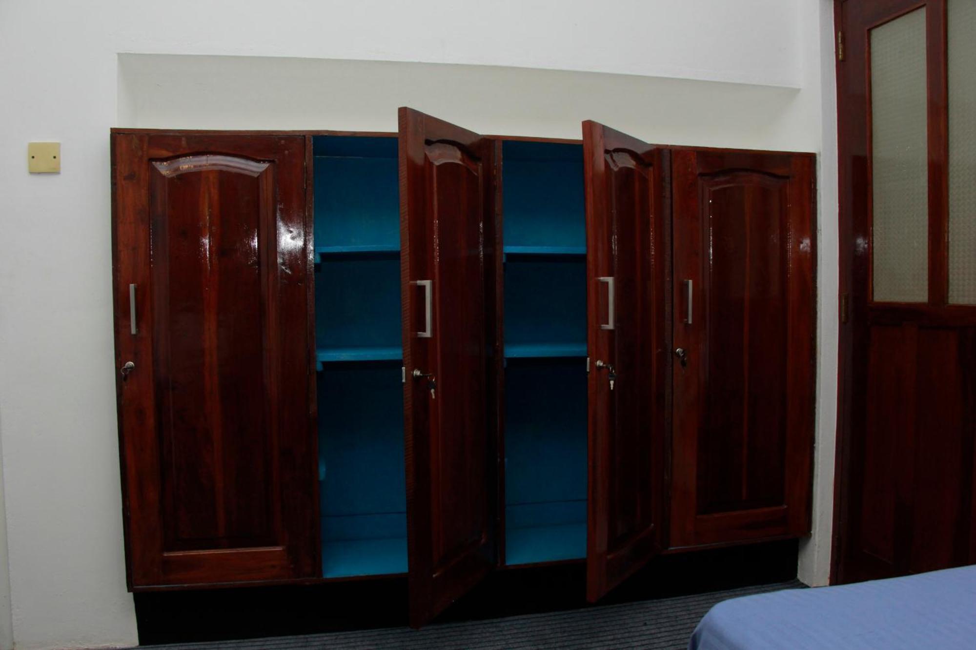 Traveler'S Haven Hostel At Colombo Intl Airport Katunayaka Ngoại thất bức ảnh