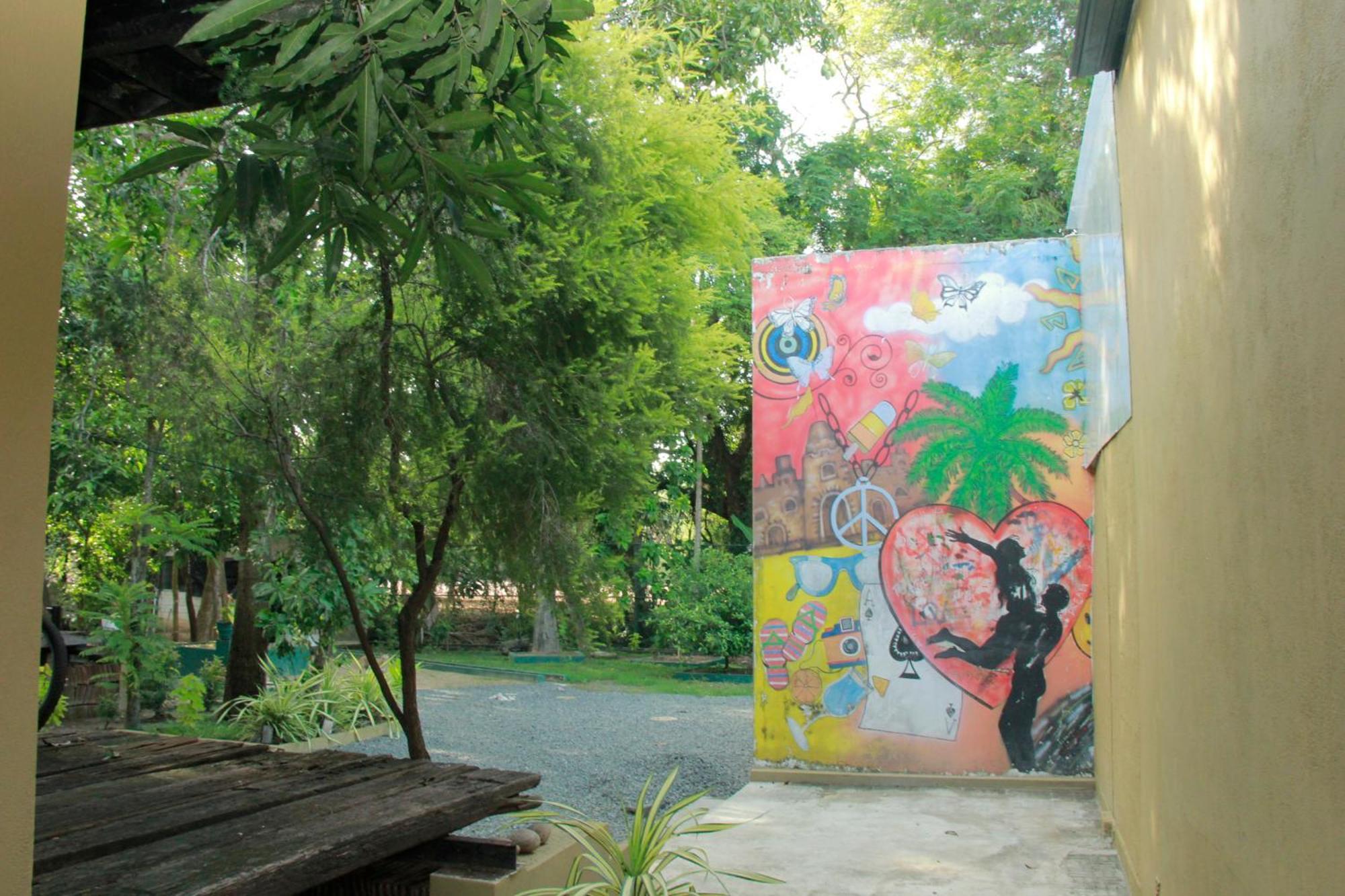 Traveler'S Haven Hostel At Colombo Intl Airport Katunayaka Ngoại thất bức ảnh