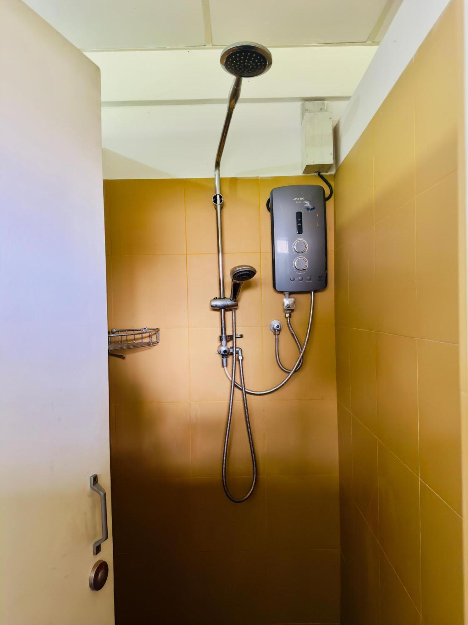Traveler'S Haven Hostel At Colombo Intl Airport Katunayaka Ngoại thất bức ảnh